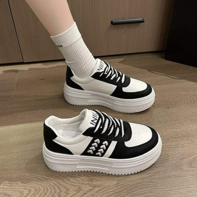Women Benni Black & White Sneaker